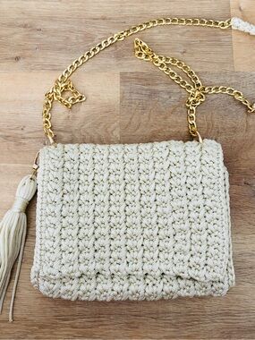 Cream Crochet Chain Shoulder Bag with Gold Chain